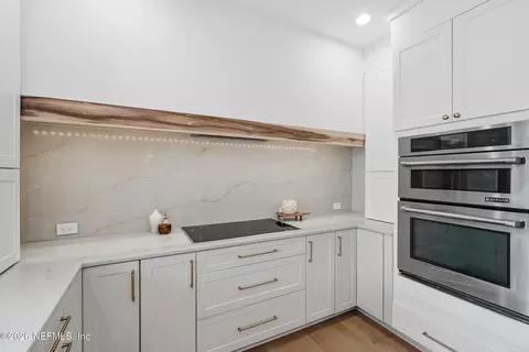 Kitchen - 890 Beach Ave, Atlantic Beach, FL 32233 photo 5 of 14