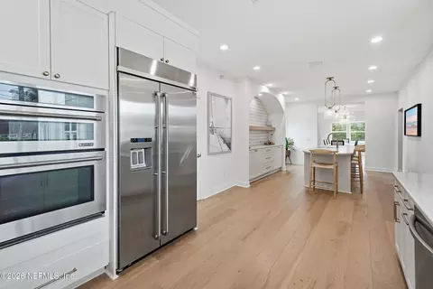 Kitchen - 890 Beach Ave, Atlantic Beach, FL 32233 photo 6 of 14