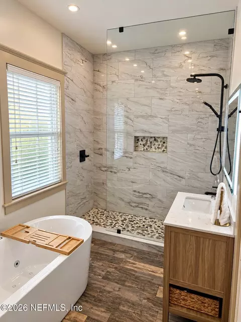 Bath - 132 Marine St, Saint Augustine, FL 32084 photo 2 of 6
