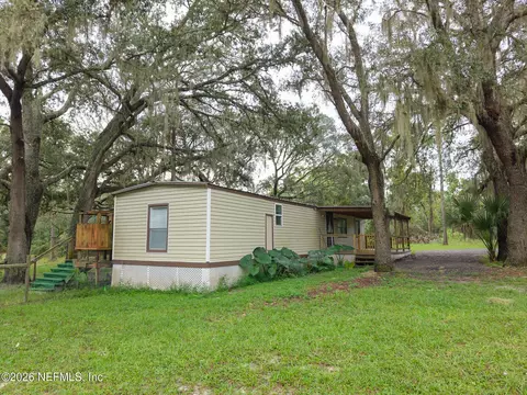 203 Pond Cir, Interlachen, FL 32148 photo 13