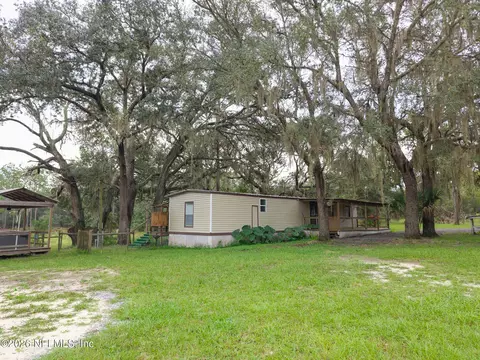 203 Pond Cir, Interlachen, FL 32148 photo 14
