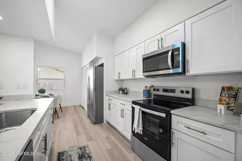 Kitchen - 3164 Bee St E, Orange Park, FL 32065 photo 3 of 10