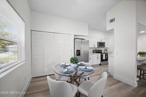 Dining - 3164 Bee St E, Orange Park, FL 32065 photo 4 of 8