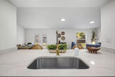 Kitchen - 3164 Bee St E, Orange Park, FL 32065 photo 5 of 10