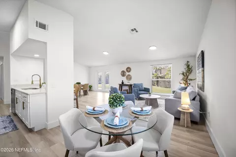 Dining - 3164 Bee St E, Orange Park, FL 32065 photo 1 of 8
