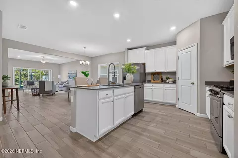 Kitchen - 624 Weathered Edge Dr, Saint Augustine, FL 32092 photo 1 of 4