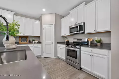 Kitchen - 624 Weathered Edge Dr, Saint Augustine, FL 32092 photo 4 of 4