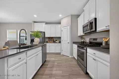 Kitchen - 624 Weathered Edge Dr, Saint Augustine, FL 32092 photo 2 of 4
