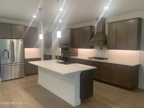 Kitchen - 302 Murphys Dr, Saint Johns, FL 32259 photo 1 of 1