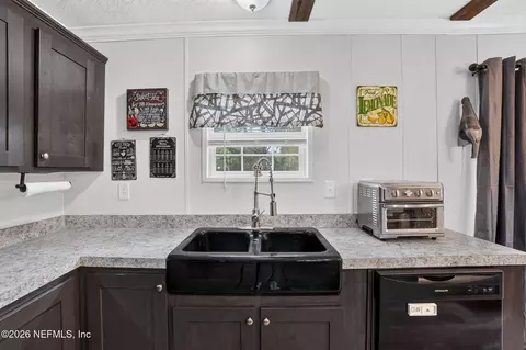 Kitchen - 87082 Haven Rd, Yulee, FL 32097 photo 2 of 4