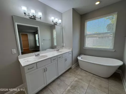Bath - 247 Daydream Ave, Yulee, FL 32097 photo 3 of 3