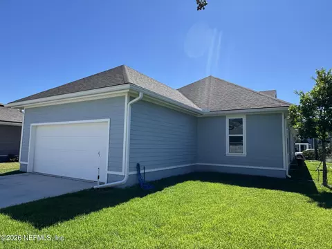 Exterior - 247 Daydream Ave, Yulee, FL 32097 photo 2 of 6