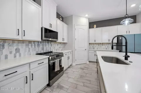 Kitchen - 85300 Sandy Ridge Loop, Yulee, FL 32097 photo 5 of 5
