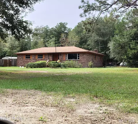 677 Lake Asbury Dr, Green Cove Springs, FL 32043