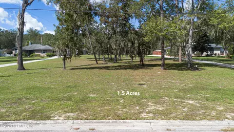 1020 Lake Asbury Dr, Green Cove Springs, FL 32043