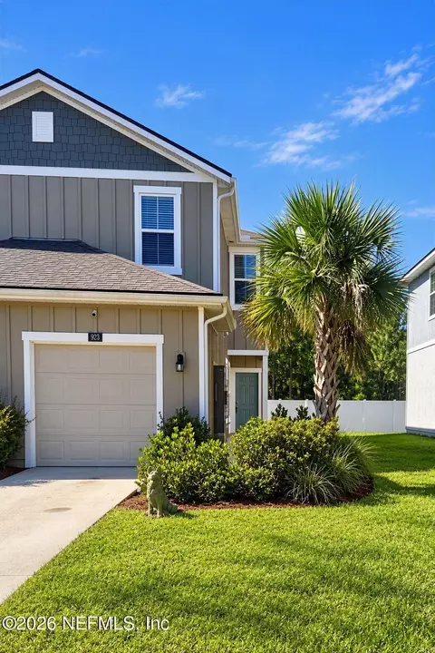 923 Capitol Pkwy, Jacksonville, FL 32218