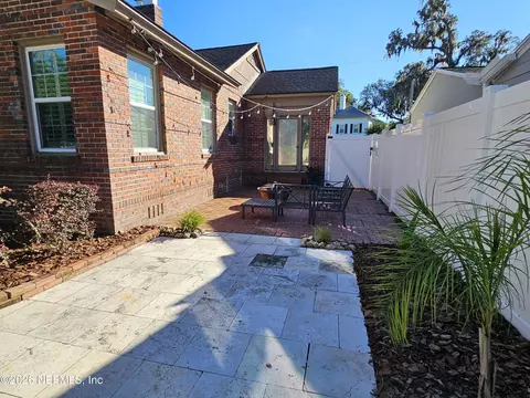 Exterior - 1237 Greenridge Rd, Jacksonville, FL 32207 photo 7 of 10