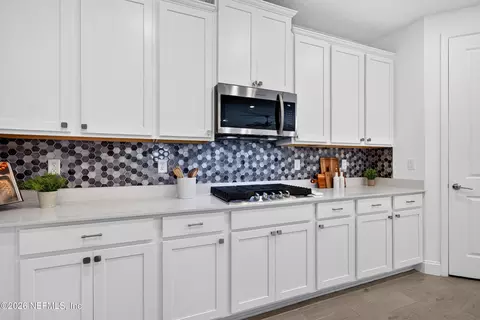 Kitchen - 156 Simonson Run, Saint Augustine, FL 32092 photo 2 of 4