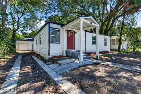 2221 E Home Park Cir, Jacksonville, FL 32207