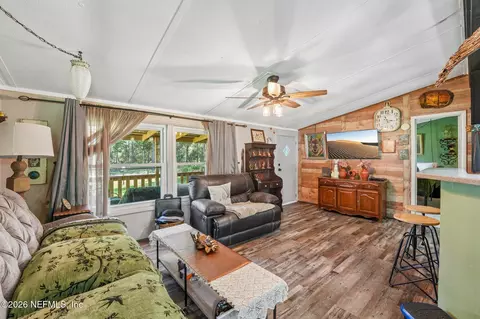 879 Cousintown Rd, Interlachen, FL 32148 photo 8