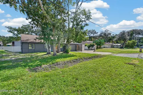 Exterior - 821 Queen Rd, Saint Augustine, FL 32086 photo 2 of 16