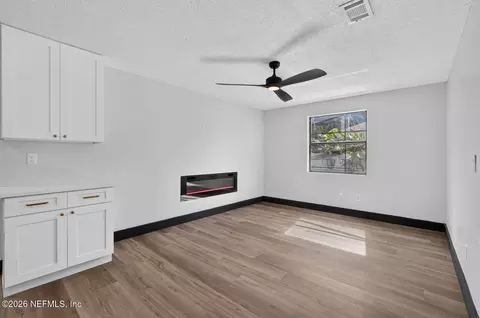 Living - 821 Queen Rd, Saint Augustine, FL 32086 photo 2 of 3