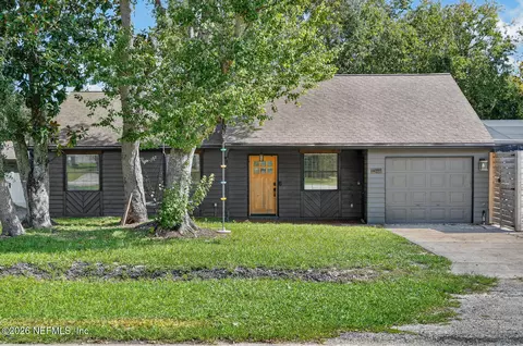 Exterior - 821 Queen Rd, Saint Augustine, FL 32086 photo 1 of 16