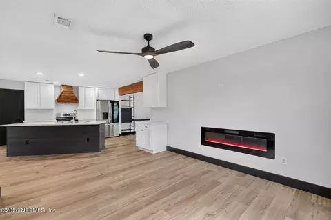 Living - 821 Queen Rd, Saint Augustine, FL 32086 photo 1 of 3