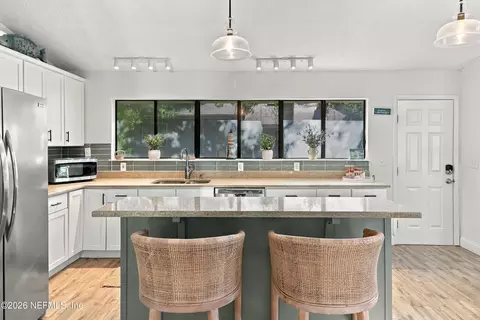 Kitchen - 152 Manresa Rd, Saint Augustine, FL 32084 photo 3 of 12