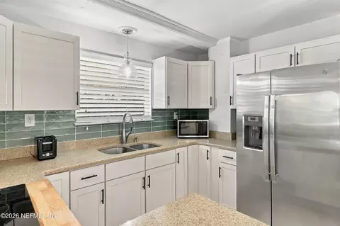 Kitchen - 152 Manresa Rd, Saint Augustine, FL 32084 photo 11 of 12