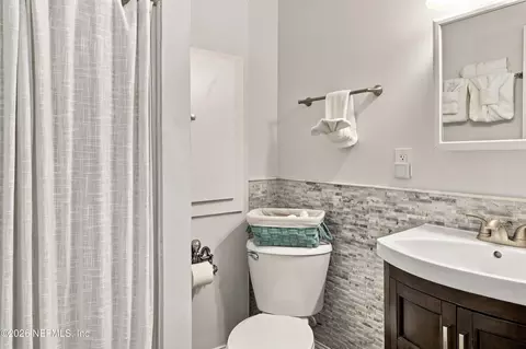 Bath - 152 Manresa Rd, Saint Augustine, FL 32084 photo 3 of 4