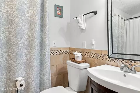 Bath - 152 Manresa Rd, Saint Augustine, FL 32084 photo 1 of 4