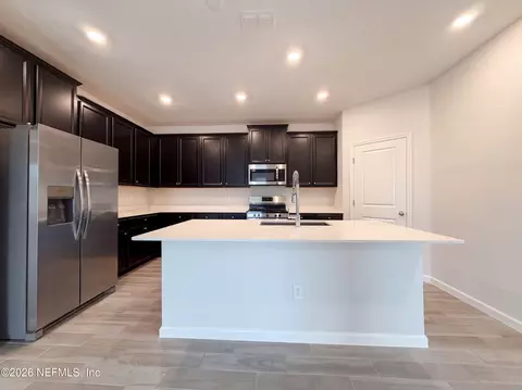 Kitchen - 75404 Hideaway Ct, Yulee, FL 32097 photo 2 of 3