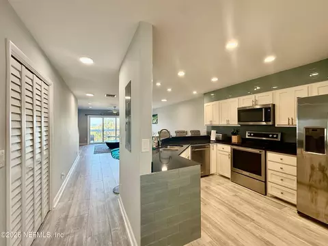 1701 1st St N #11B, Jacksonville Beach, FL 32250