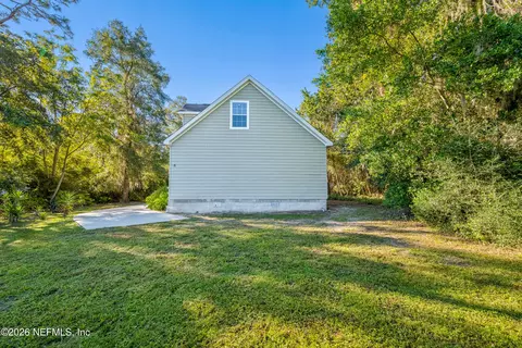 Exterior - 6326 Lake Dr, Starke, FL 32091 photo 3 of 6