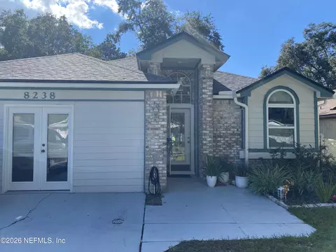 8238 Lake Woodbourne Dr E, Jacksonville, FL 32217