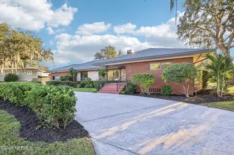 4768 Queen Ln, Jacksonville, FL 32210