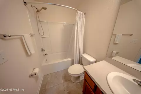 Bath - 644 Servia Dr, Saint Johns, FL 32259 photo 1 of 2