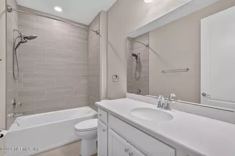 Bath - 196 Silver Reef Ln, Saint Augustine, FL 32095 photo 4 of 4