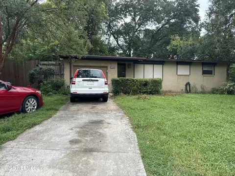 2104 Limoges Dr E, Jacksonville, FL 32210