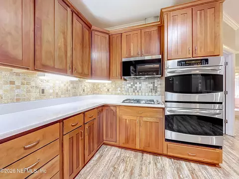 Kitchen - 1613 Chaffee Rd S, Jacksonville, FL 32221 photo 4 of 4