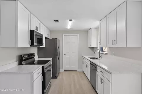 Kitchen - 2762 Sharpes Ct, Orange Park, FL 32065 photo 1 of 3