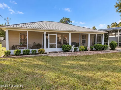 107 Lake Ln, Crescent City, FL 32112