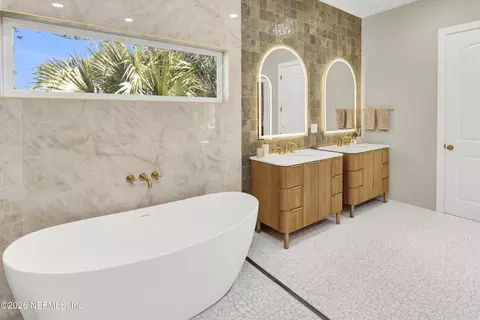 Bath - 354 11th St, Atlantic Beach, FL 32233 photo 4 of 11