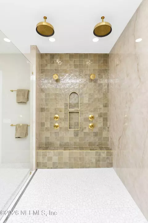 Bath - 354 11th St, Atlantic Beach, FL 32233 photo 6 of 11