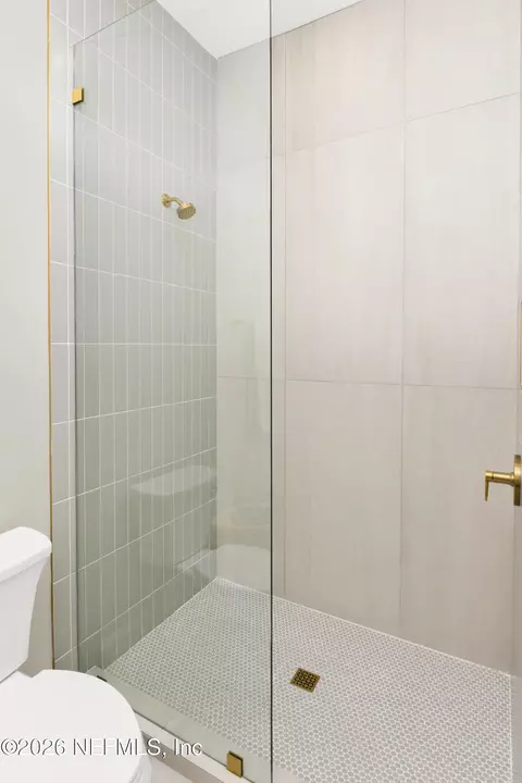 Bath - 354 11th St, Atlantic Beach, FL 32233 photo 10 of 11