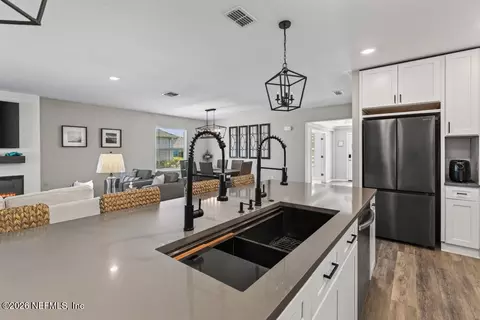 Kitchen - 897 Ocean Jasper Dr, Saint Augustine Beach, FL 32086 photo 11 of 17