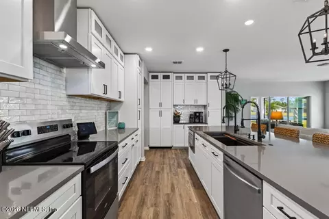 Kitchen - 897 Ocean Jasper Dr, Saint Augustine Beach, FL 32086 photo 6 of 17