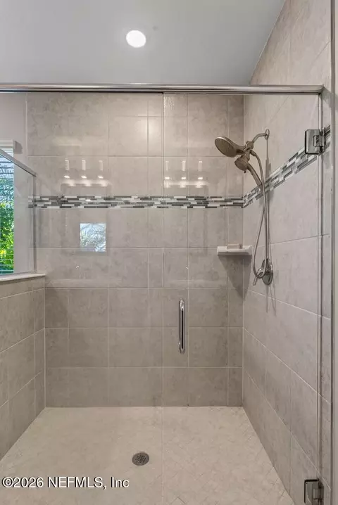 Bath - 897 Ocean Jasper Dr, Saint Augustine Beach, FL 32086 photo 5 of 9