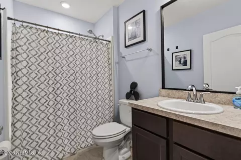 Bath - 897 Ocean Jasper Dr, Saint Augustine Beach, FL 32086 photo 1 of 9